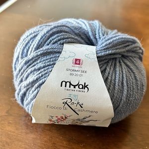 Myak Tibetan Cashmere “stormy see” yarn